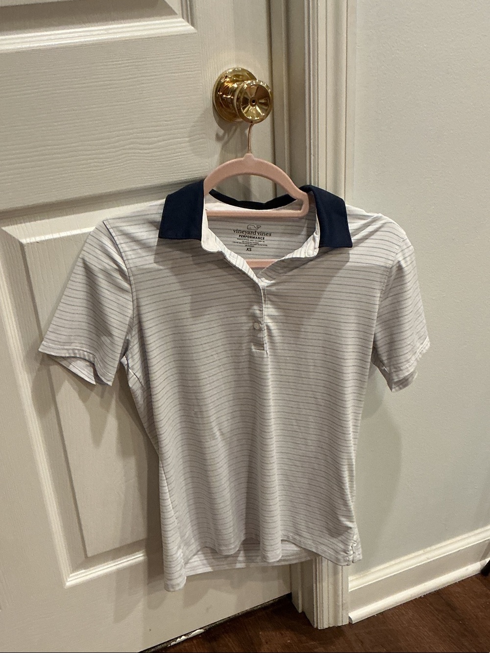 Vineyard Vines White Thin-Striped Polo with Navy Collar
